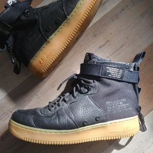 Nike SF AF1 Black Mid